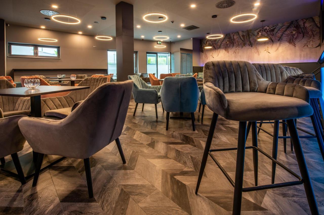 Wellness Hotel Panorama Trenčianske Teplice Exteriör bild