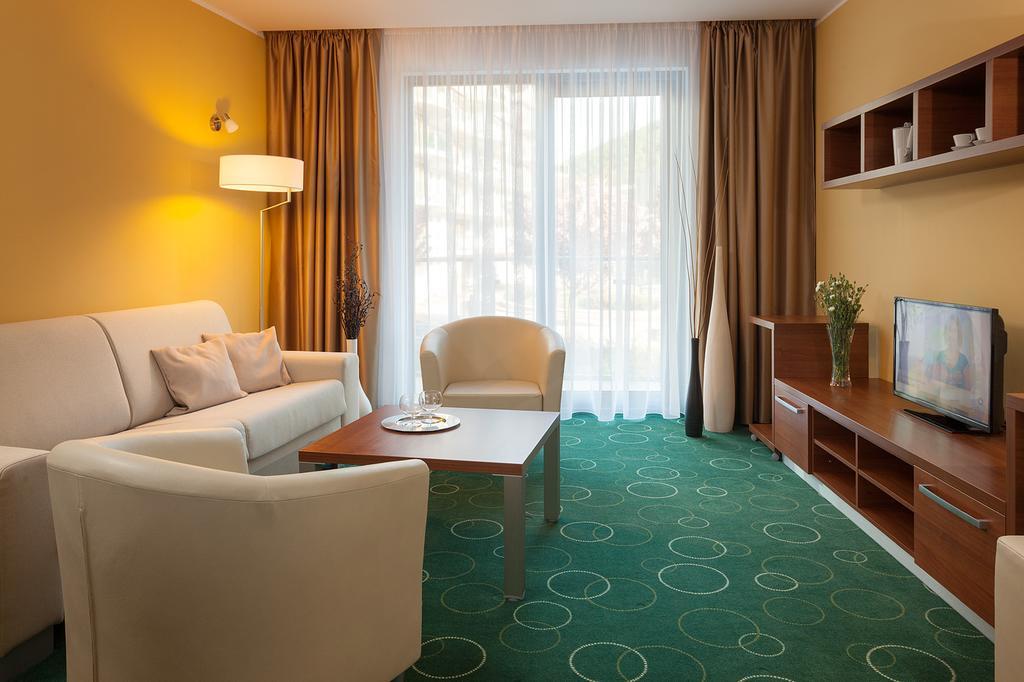 Wellness Hotel Panorama Trenčianske Teplice Exteriör bild