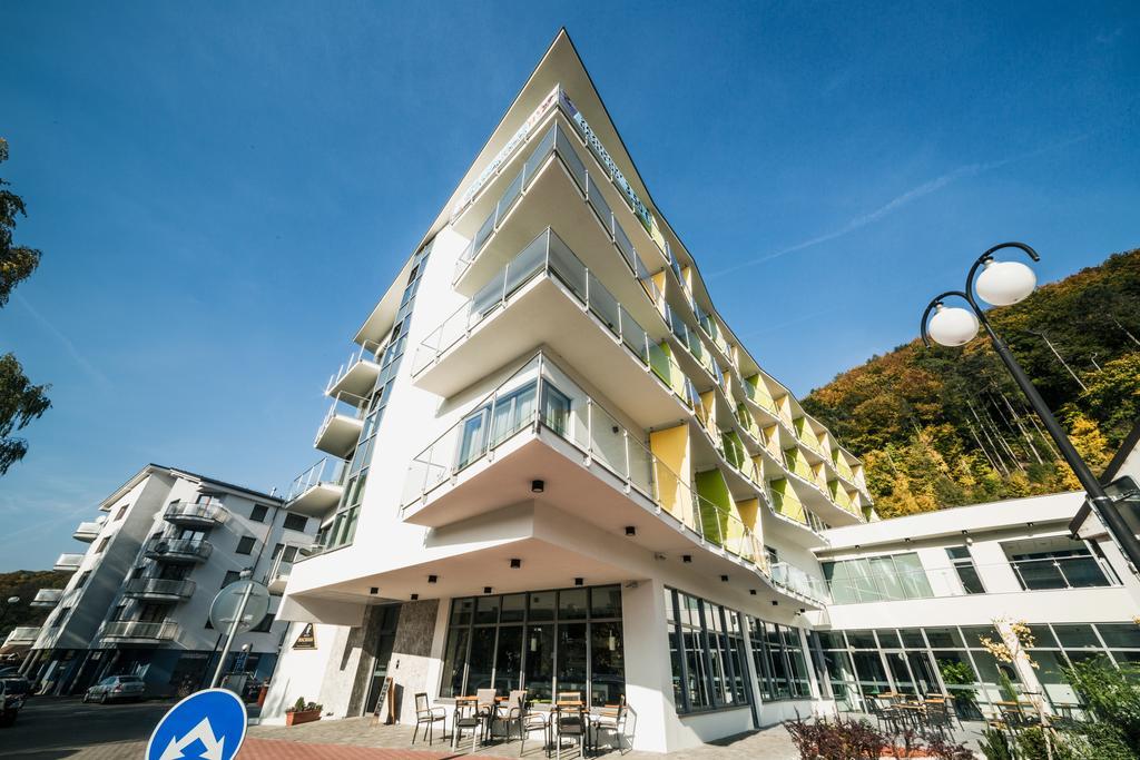 Wellness Hotel Panorama Trenčianske Teplice Exteriör bild
