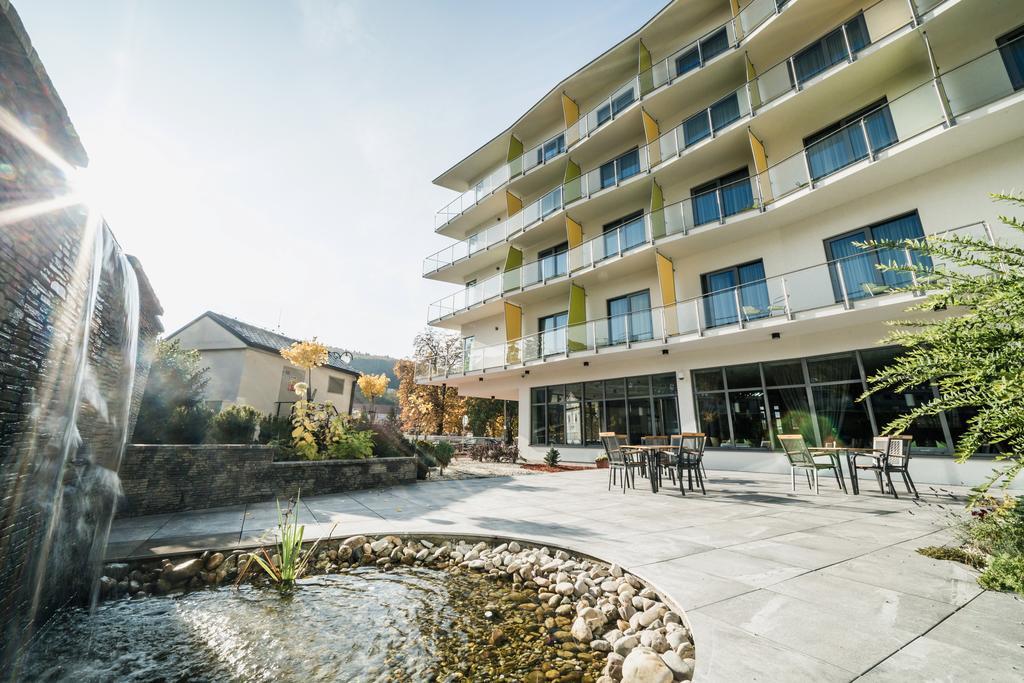 Wellness Hotel Panorama Trenčianske Teplice Exteriör bild